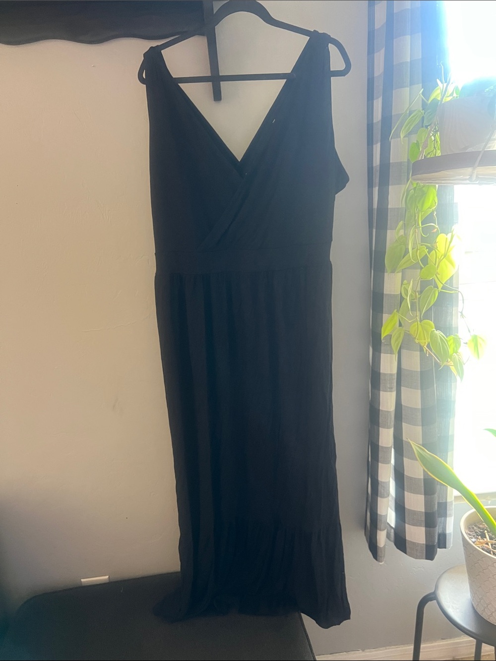 Ava & Viv Black Sleeveless V-Neck Maxi Dress